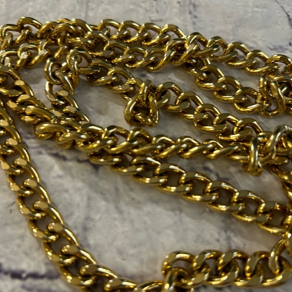 GOLD TONE CHAIN WOMENS BELT - Picture 6 of 8